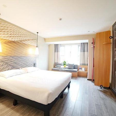 Ibis Chengdu West Jingcui Road Hotel Екстериор снимка
