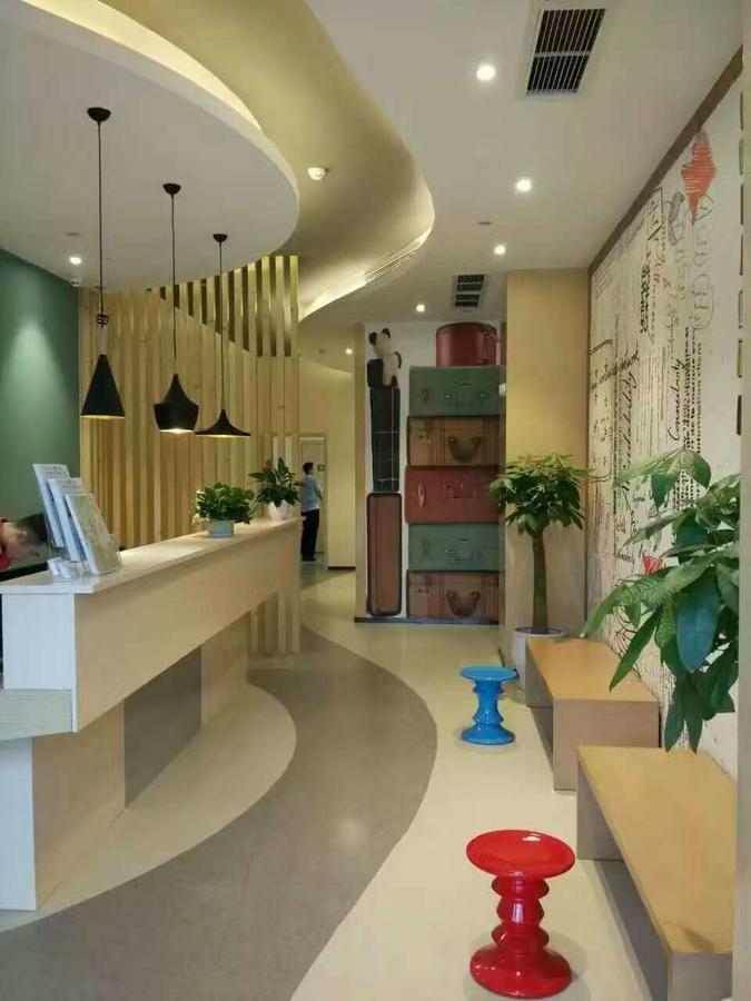 Ibis Chengdu West Jingcui Road Hotel Екстериор снимка