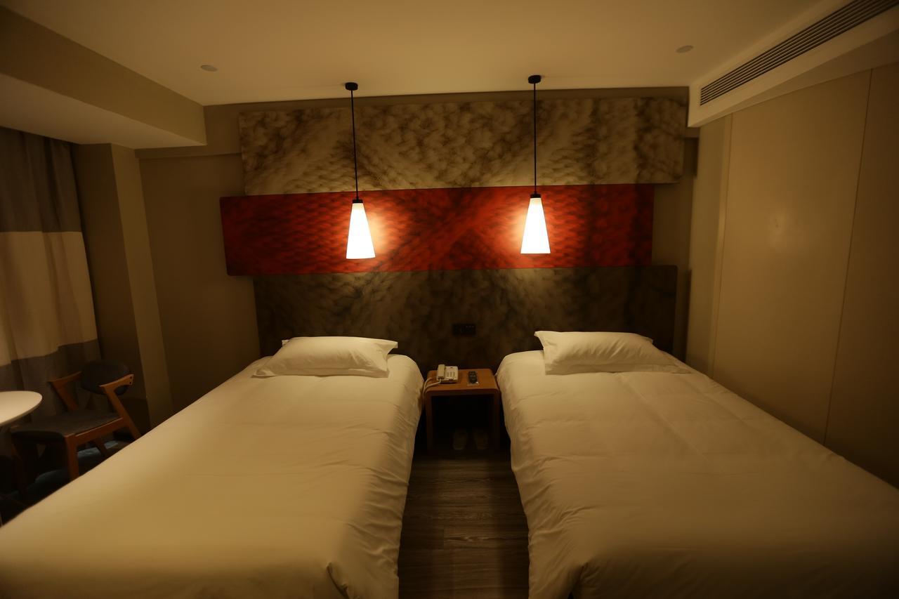 Ibis Chengdu West Jingcui Road Hotel Екстериор снимка