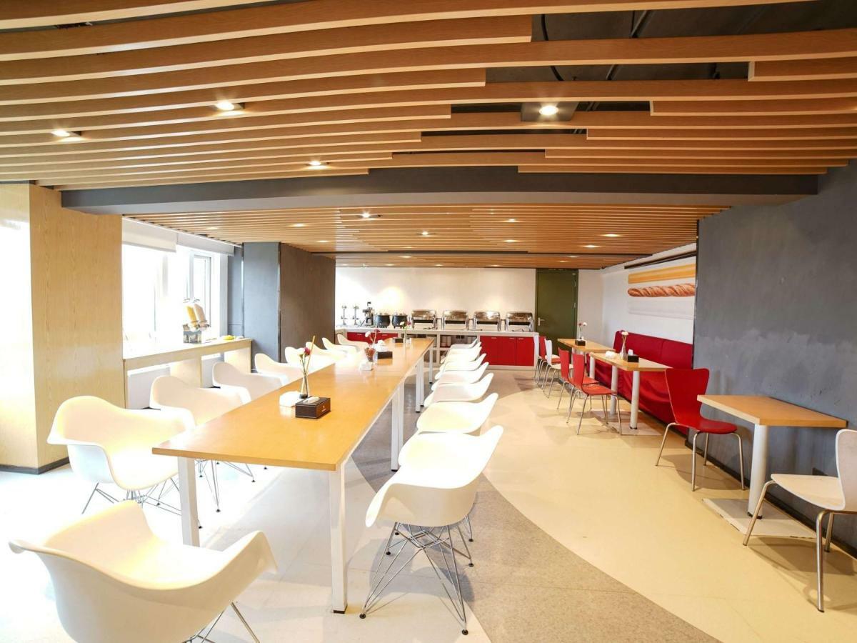 Ibis Chengdu West Jingcui Road Hotel Екстериор снимка